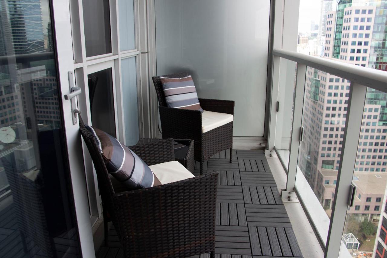 Downtown High-Rise Condo- Cn Tower View Toronto Luaran gambar