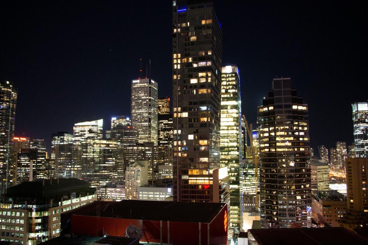 Downtown High-Rise Condo- Cn Tower View Toronto Luaran gambar